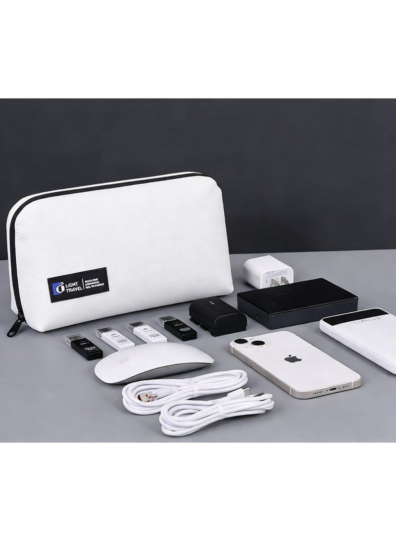 حقيبة تنظيم الكابلات للسفر - أكياس إلكترونية محمولة مقاومة للماء - حقيبة تخزين شاملة بطبقتين للكابل، الشاحن، الهاتف وسماعات الأذن - بيضاء - Image 4